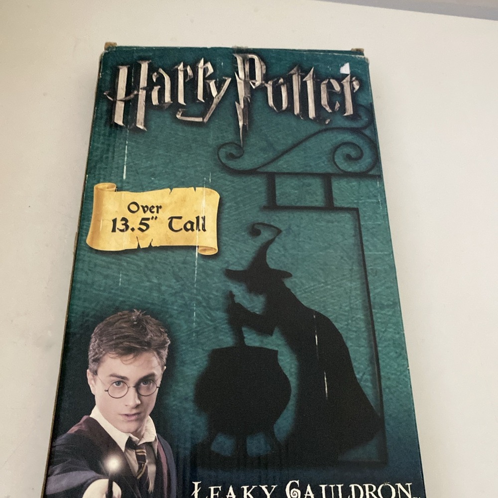 Neca Harry Potter Leaky Cauldron Metal Sign w/ original box - Picture 5 of 8